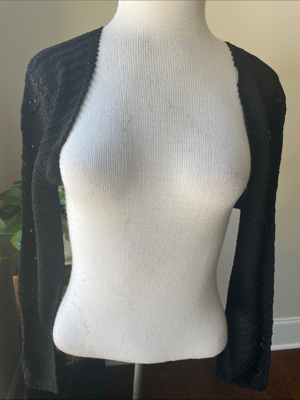 Classic Black Open-Front Cropped Cardigan